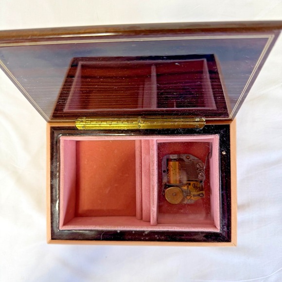 Vintage Reuge Swiss Music Box Floral Wood Plays "Amazing Grace" Works  8X5 - Picture 3 of 8